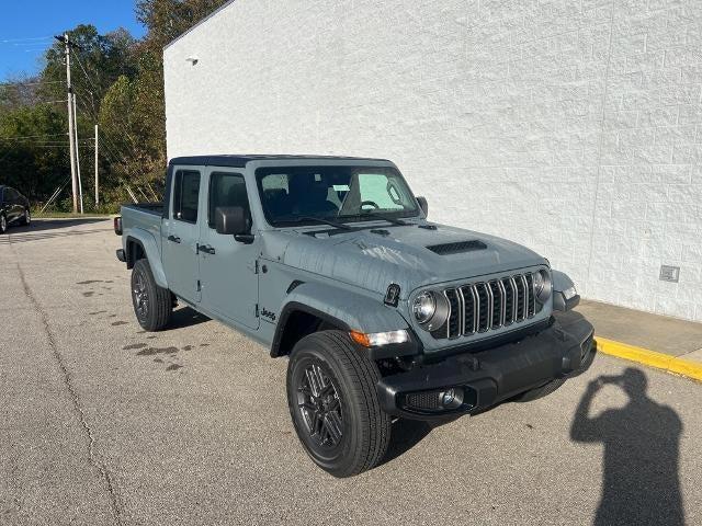 new 2025 Jeep Gladiator car, priced at $42,997