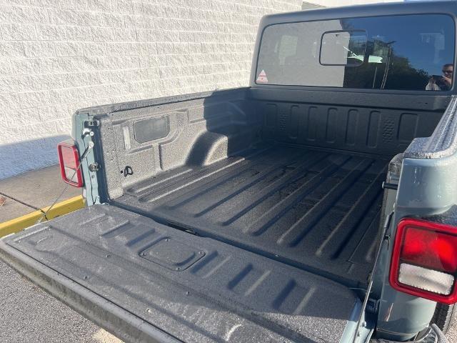 new 2025 Jeep Gladiator car, priced at $42,997