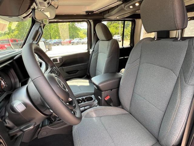 new 2025 Jeep Wrangler car, priced at $43,422