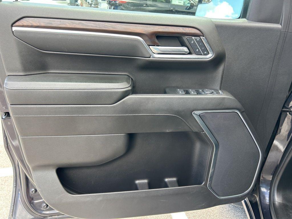 used 2024 GMC Sierra 1500 car, priced at $43,245