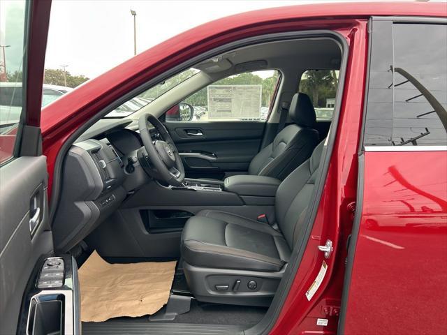 new 2025 Nissan Pathfinder car, priced at $43,402