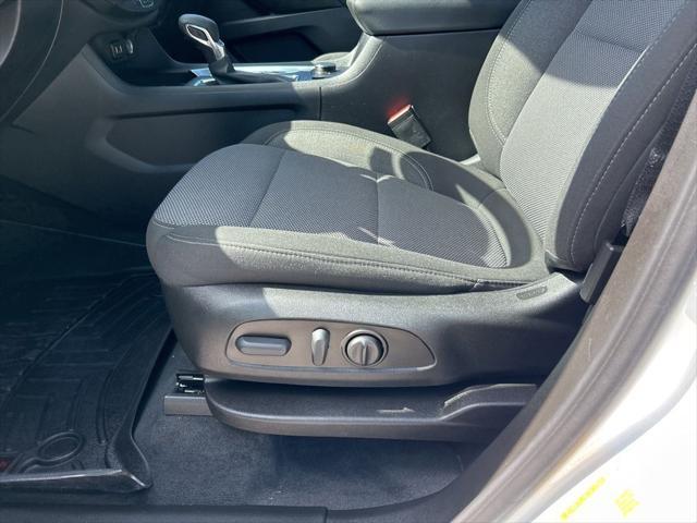 used 2023 Chevrolet Traverse car, priced at $29,732