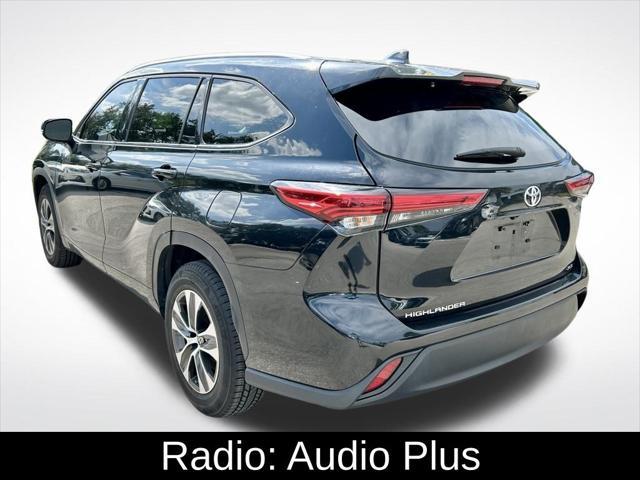 used 2022 Toyota Highlander car, priced at $29,228