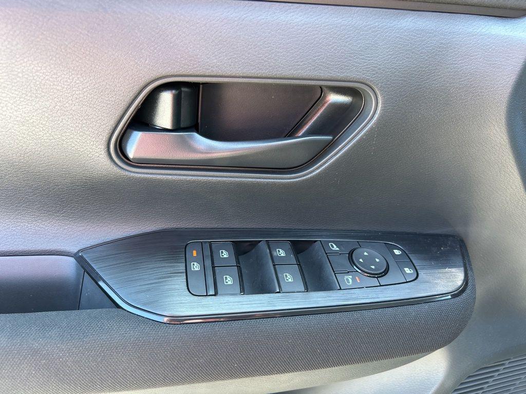 new 2025 Nissan Kicks car, priced at $23,279