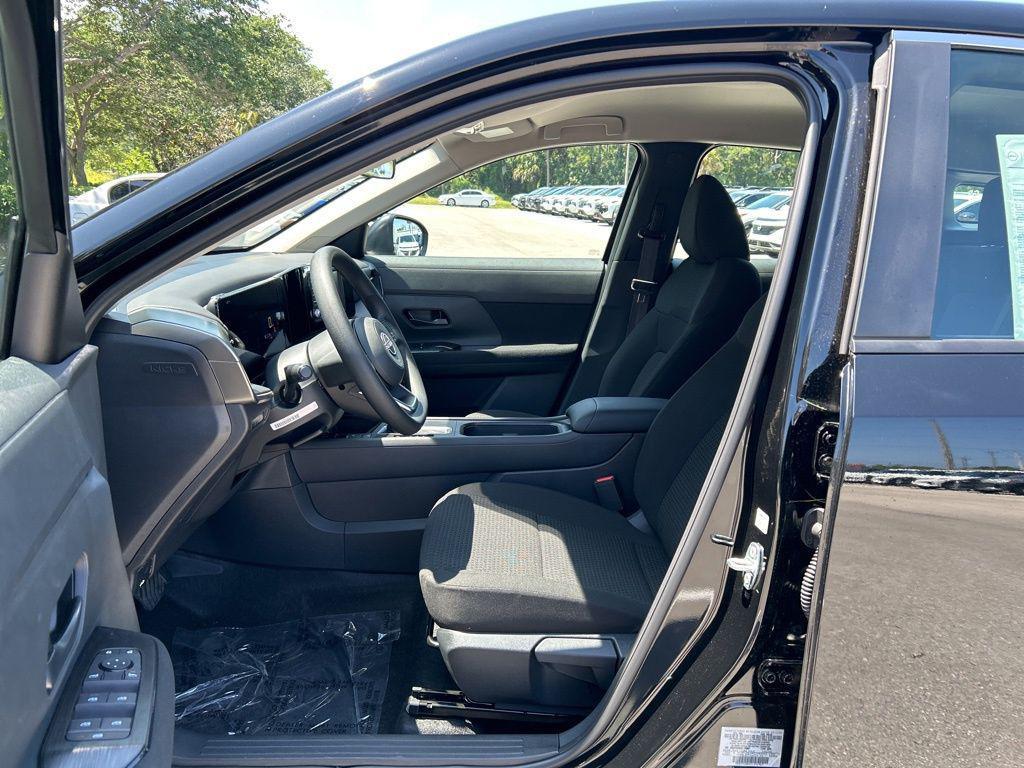 new 2025 Nissan Kicks car, priced at $23,279