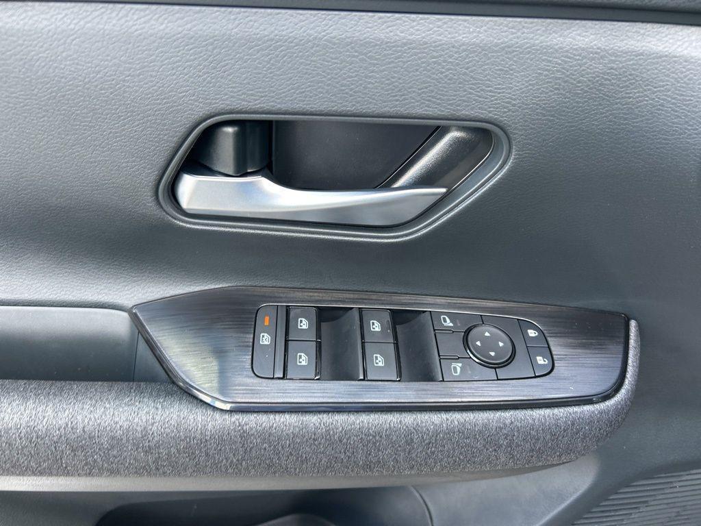 new 2025 Nissan Kicks car, priced at $25,079