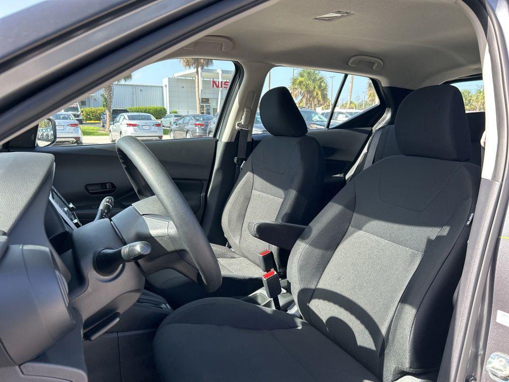 new 2025 Nissan Kicks car, priced at $21,663