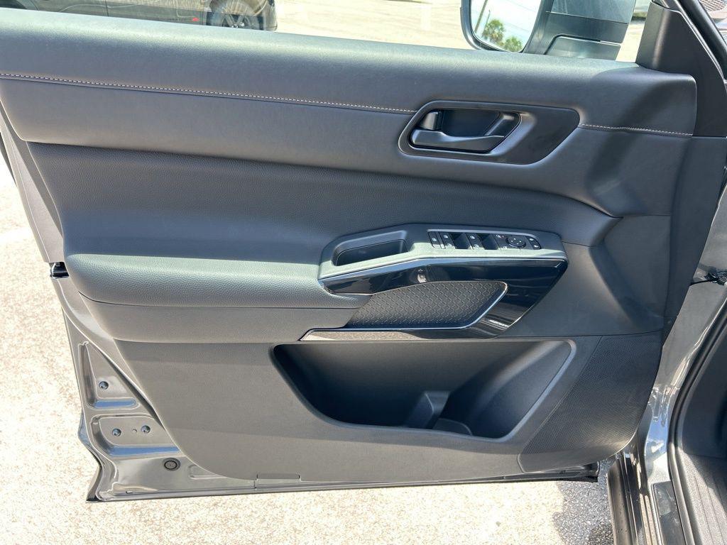 new 2025 Nissan Pathfinder car, priced at $38,934