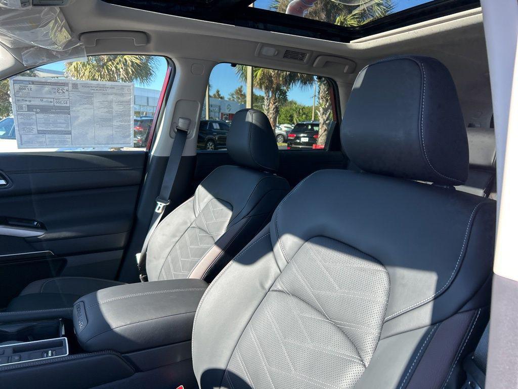 new 2025 Nissan Pathfinder car, priced at $48,318