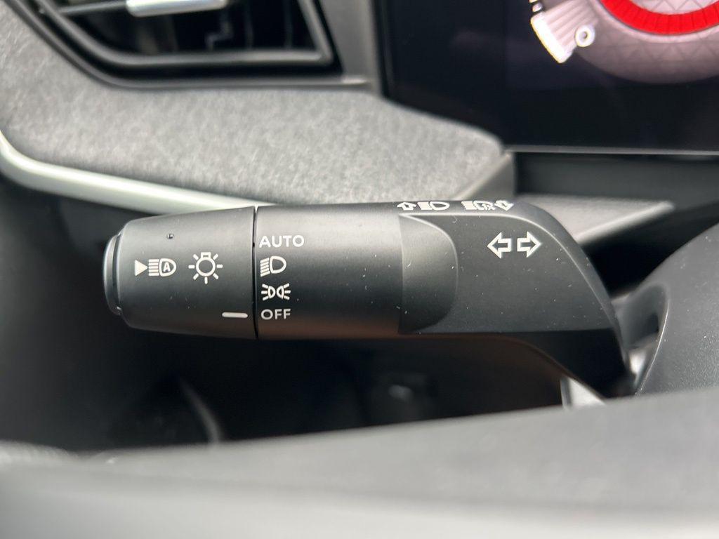 new 2025 Nissan Kicks car, priced at $25,079