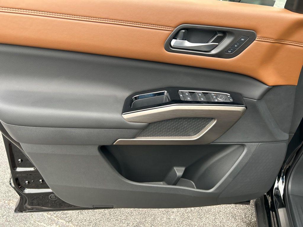 new 2025 Nissan Pathfinder car, priced at $50,699