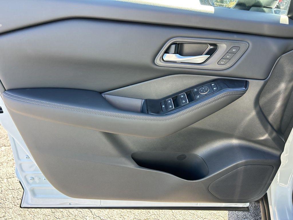 new 2025 Nissan Rogue car, priced at $35,037