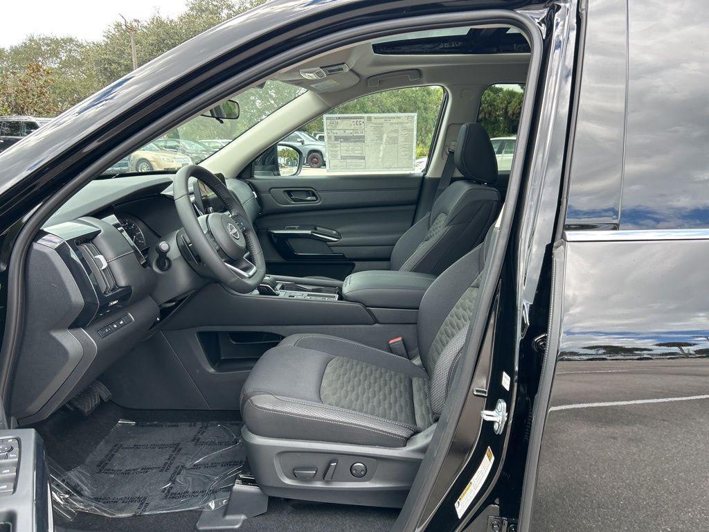 new 2025 Nissan Pathfinder car, priced at $42,408