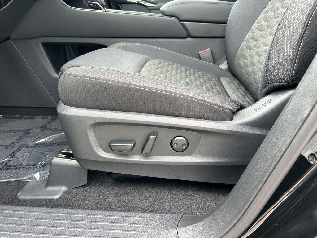 new 2025 Nissan Pathfinder car, priced at $42,408