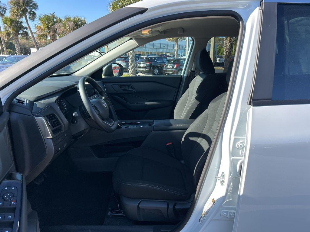new 2025 Nissan Rogue car, priced at $29,958