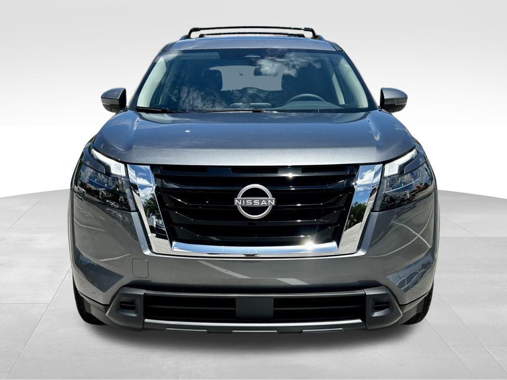 new 2025 Nissan Pathfinder car, priced at $35,711