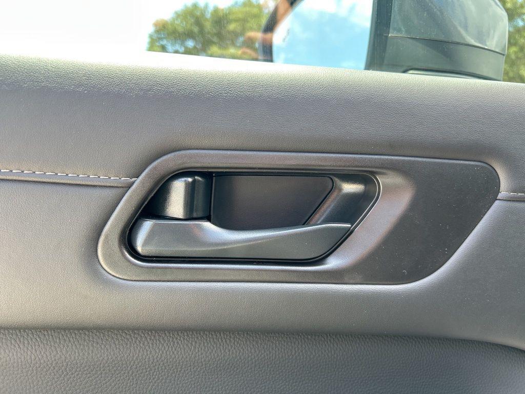 new 2025 Nissan Pathfinder car, priced at $35,711