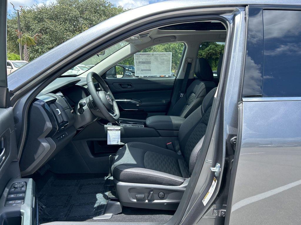 new 2025 Nissan Pathfinder car, priced at $35,711