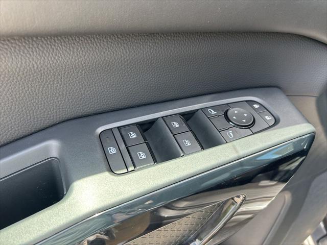 new 2025 Nissan Pathfinder car, priced at $40,711