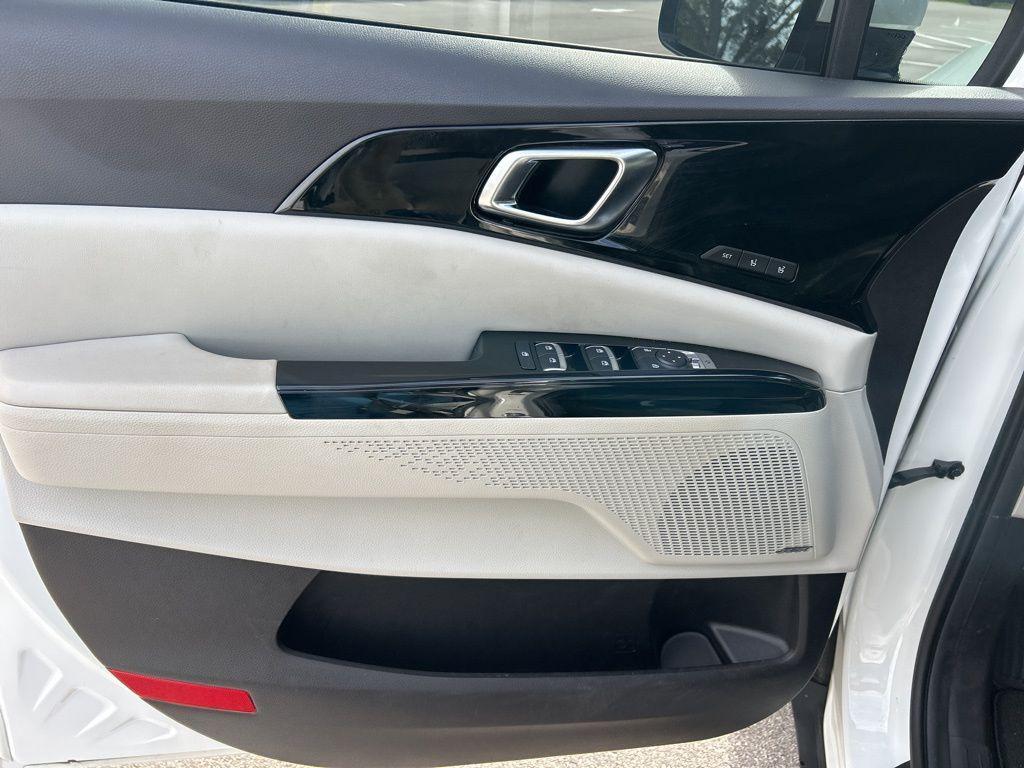 used 2024 Kia Carnival car, priced at $37,831