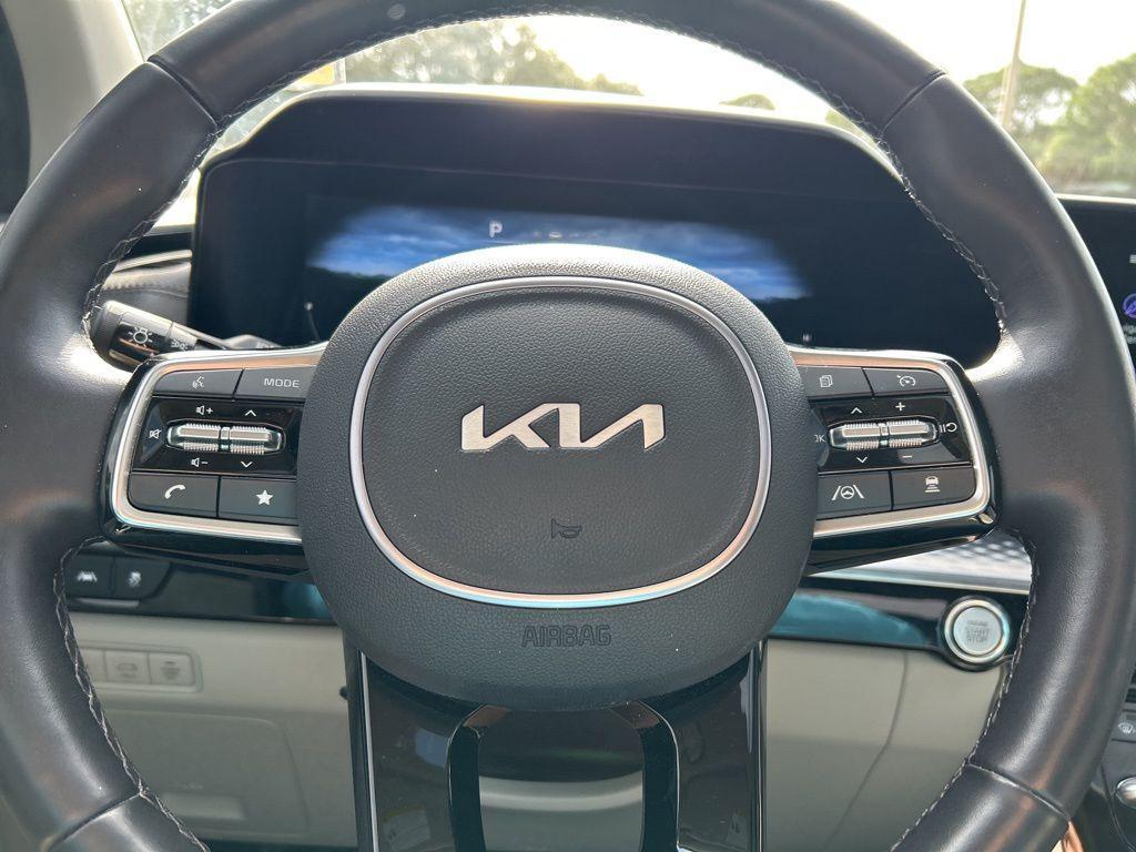 used 2024 Kia Carnival car, priced at $37,831