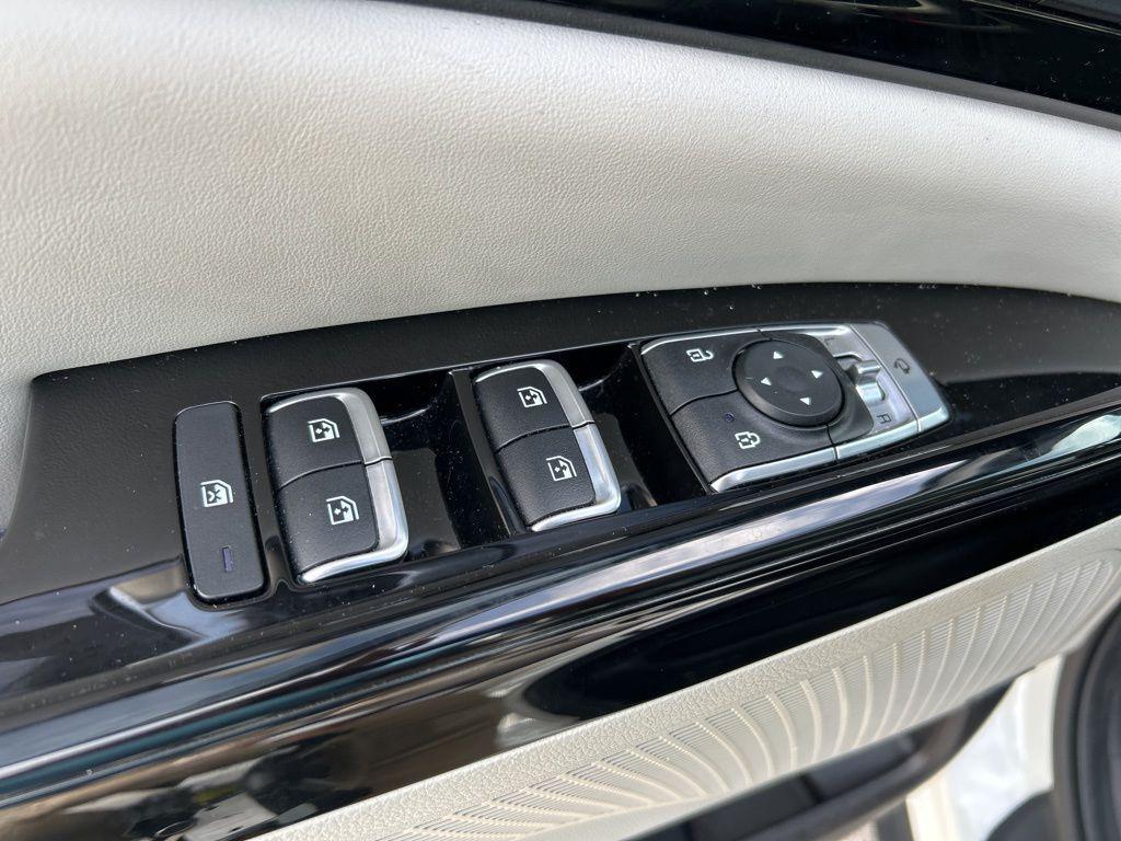 used 2024 Kia Carnival car, priced at $37,831