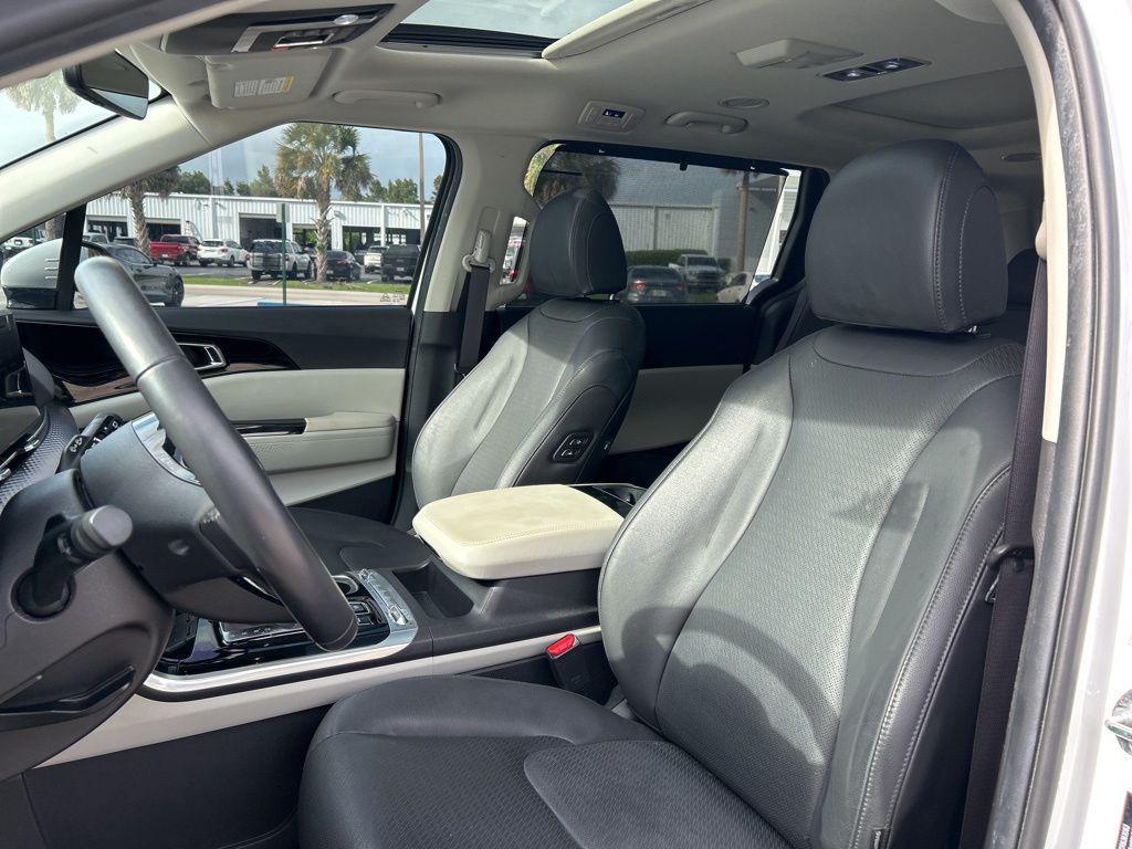 used 2024 Kia Carnival car, priced at $37,831