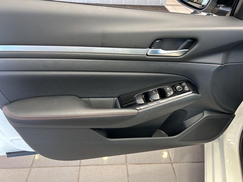 new 2025 Nissan Altima car, priced at $27,916