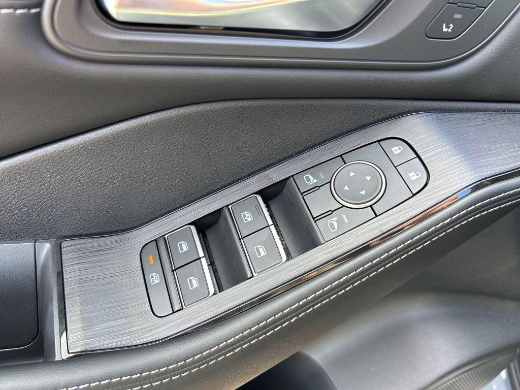 new 2025 Nissan Rogue car, priced at $38,062