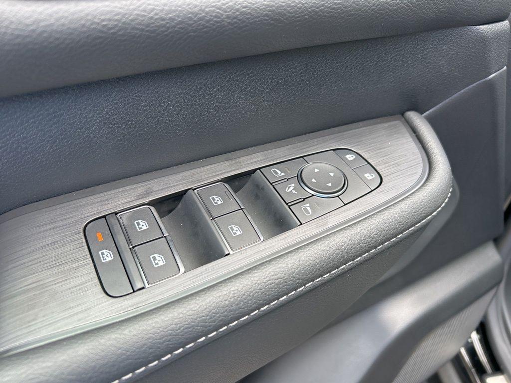 new 2025 Nissan Armada car, priced at $75,451