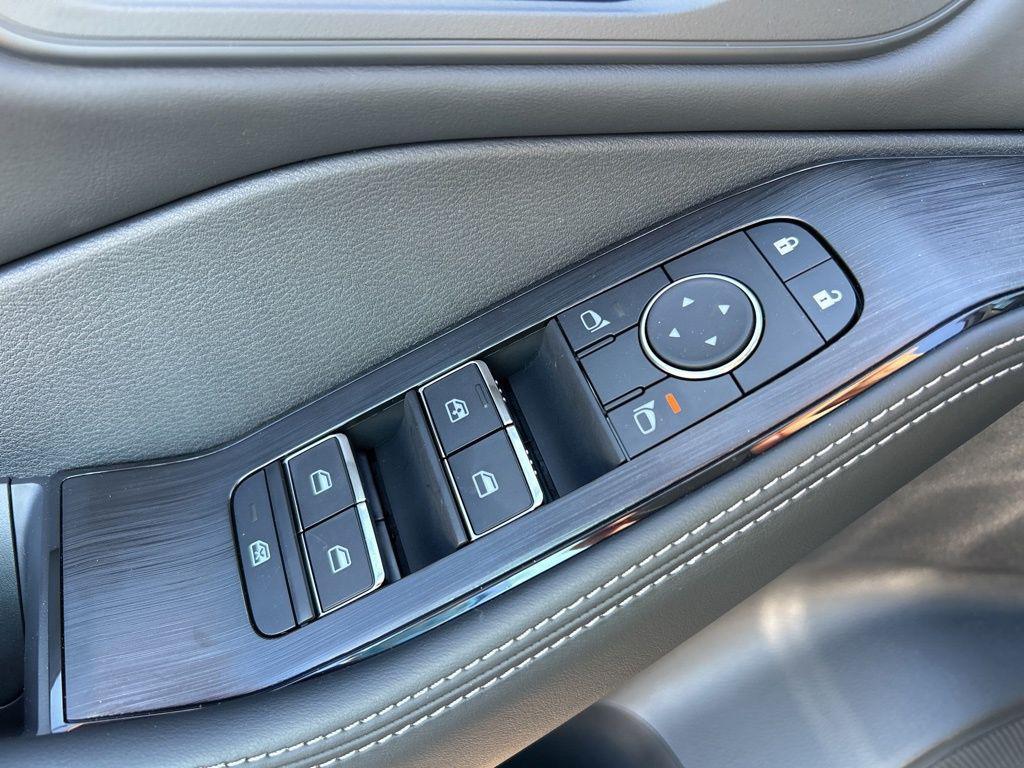 new 2025 Nissan Rogue car, priced at $39,465