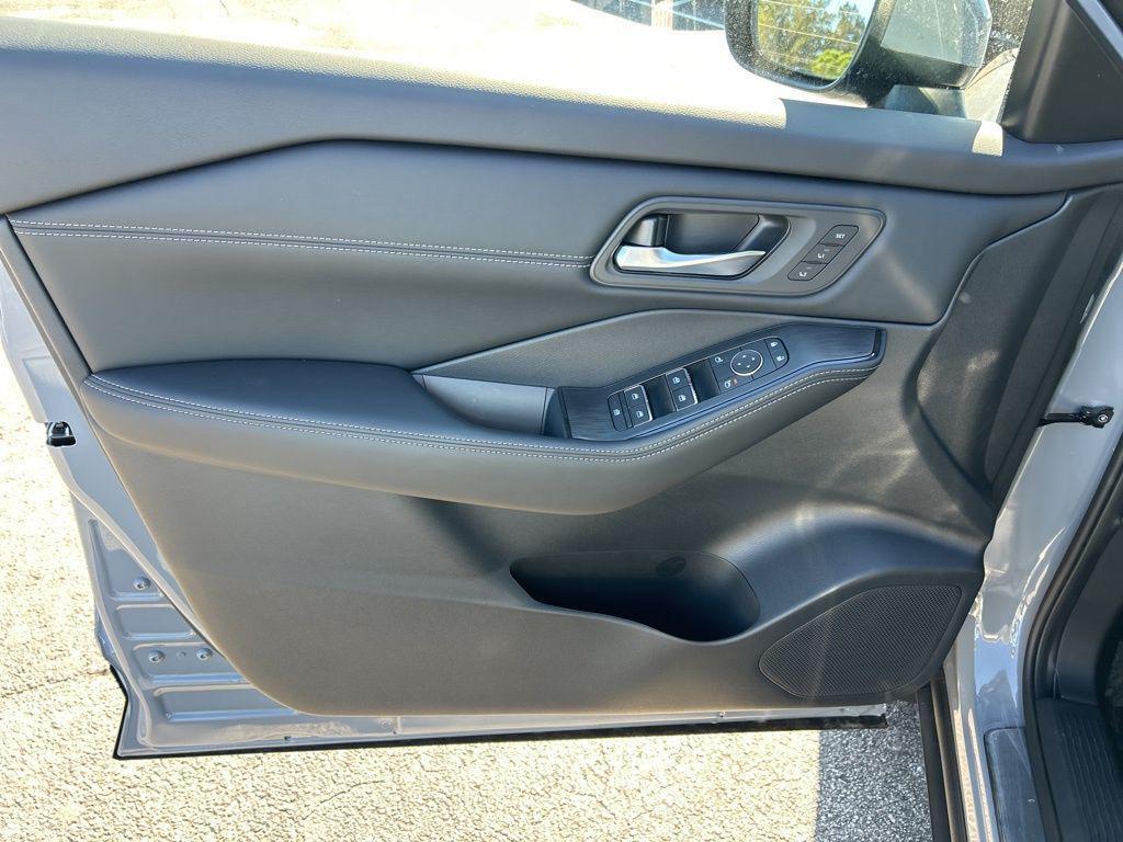 new 2025 Nissan Rogue car, priced at $39,465