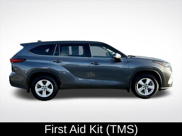 used 2022 Toyota Highlander car, priced at $27,815