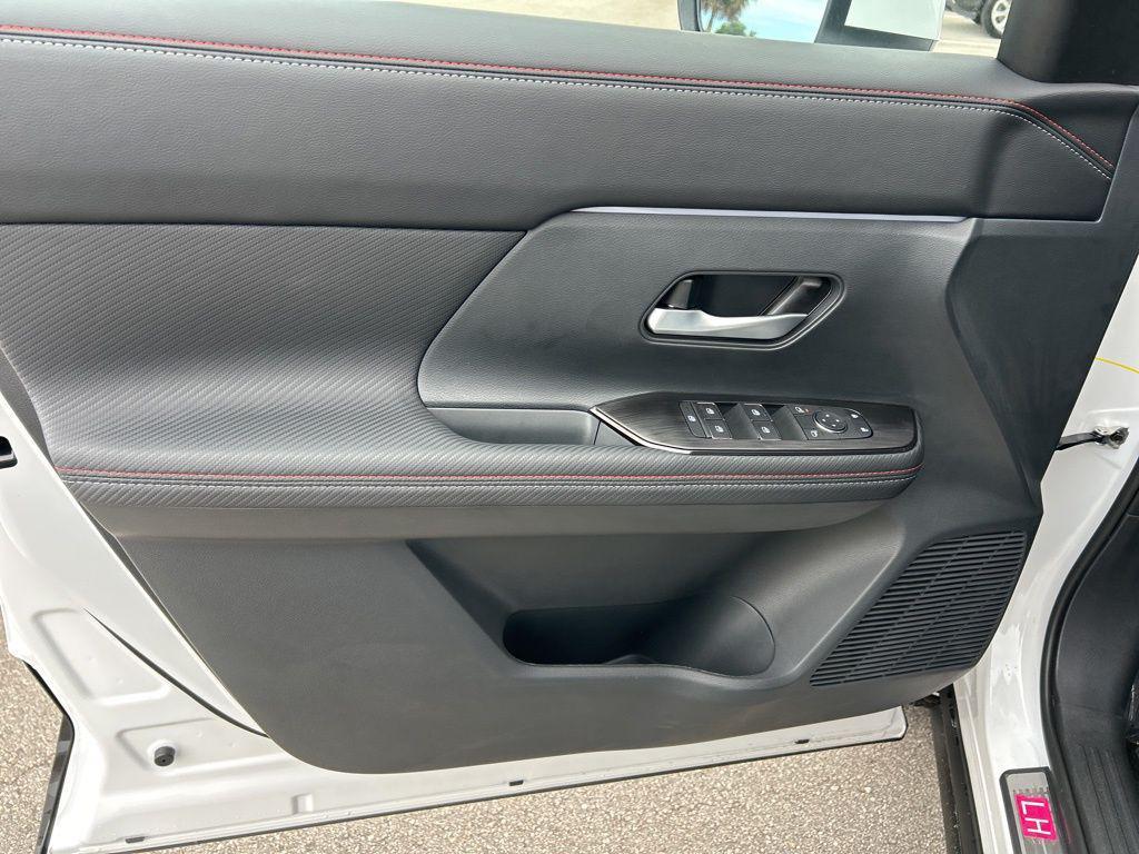 new 2025 Nissan Kicks car, priced at $28,463