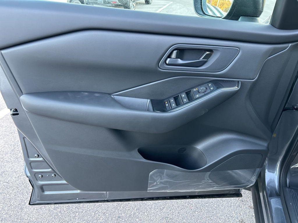 new 2025 Nissan Rogue car, priced at $28,271