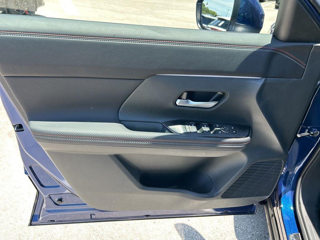 new 2025 Nissan Kicks car, priced at $25,087