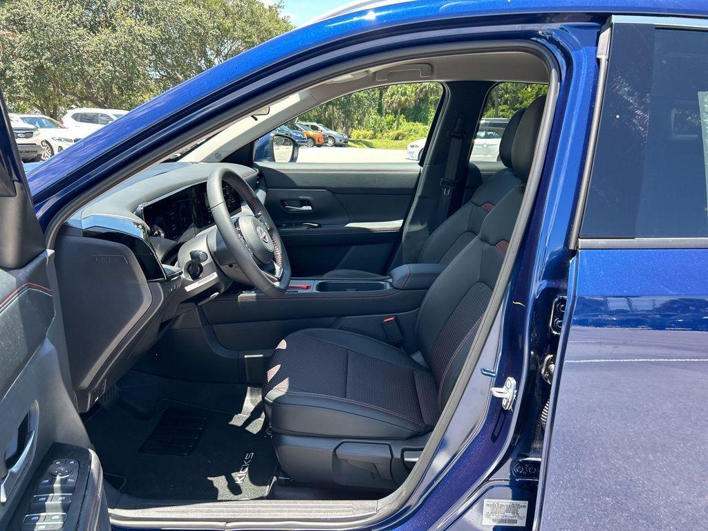 new 2025 Nissan Kicks car, priced at $25,087