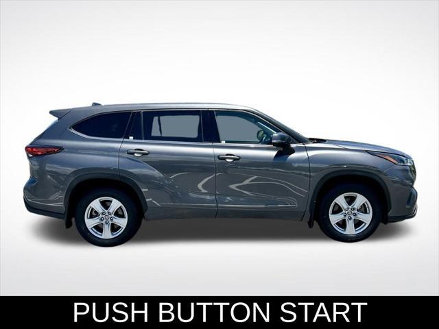 used 2021 Toyota Highlander car, priced at $27,761