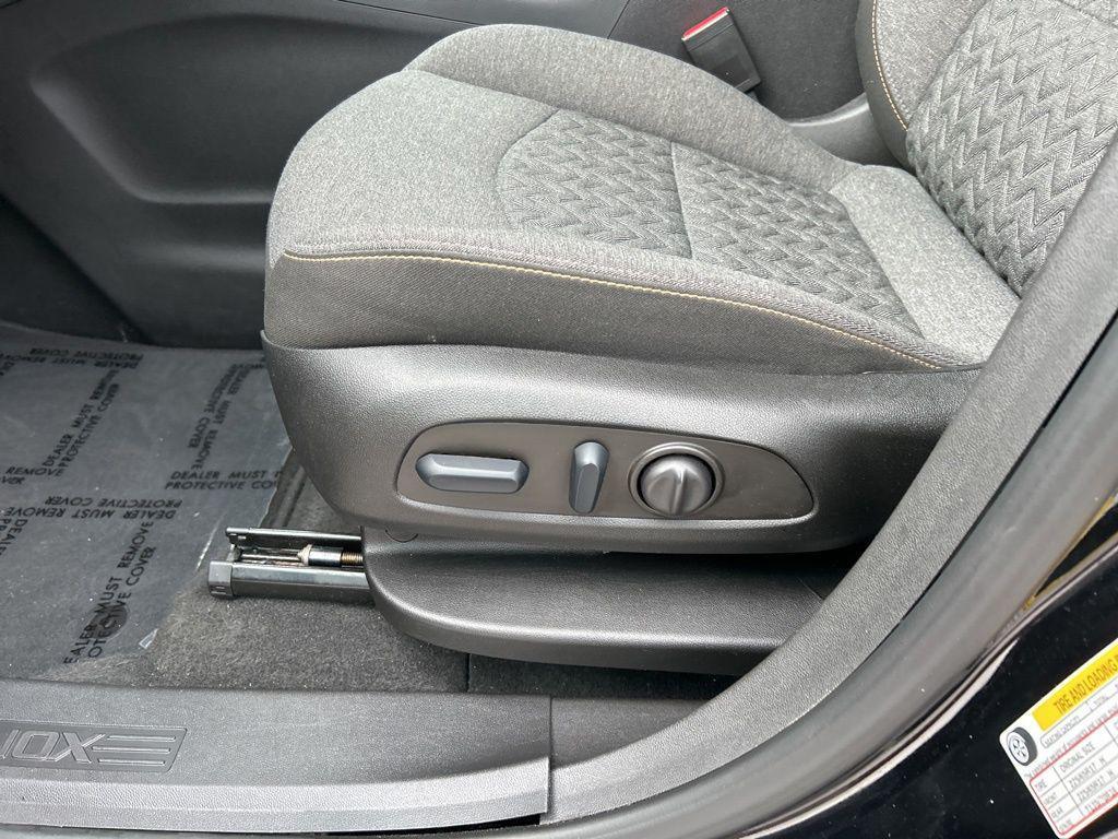 used 2023 Chevrolet Equinox car, priced at $19,887