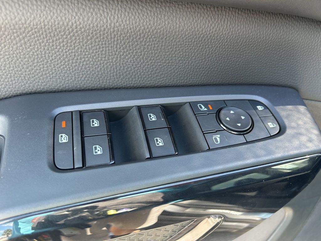 new 2025 Nissan Pathfinder car, priced at $37,506