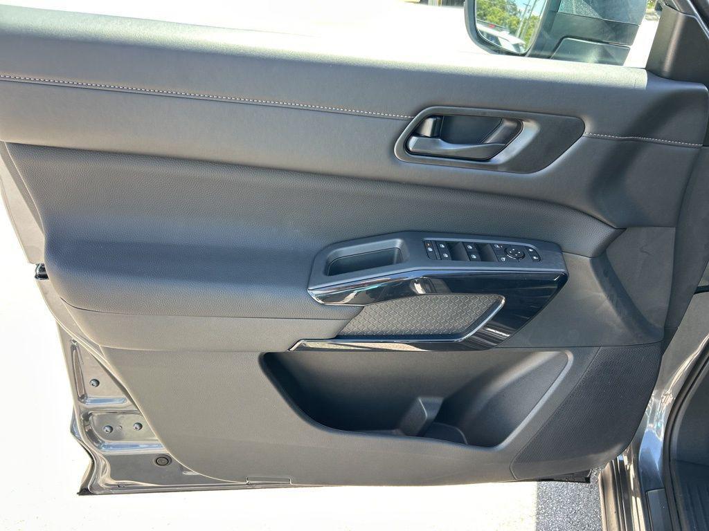 new 2025 Nissan Pathfinder car, priced at $37,506