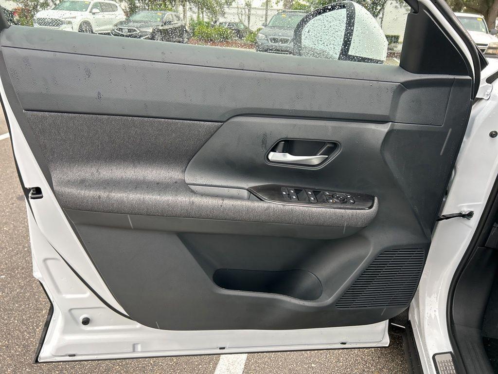 new 2025 Nissan Kicks car, priced at $24,485