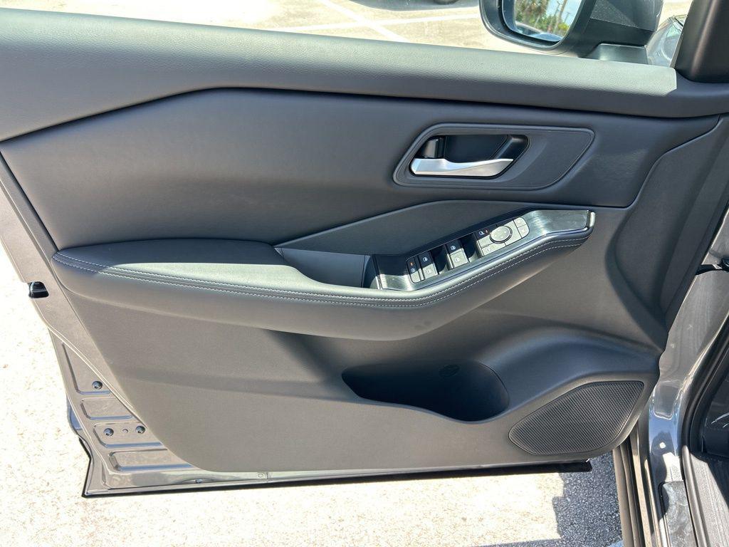 new 2025 Nissan Rogue car, priced at $30,685