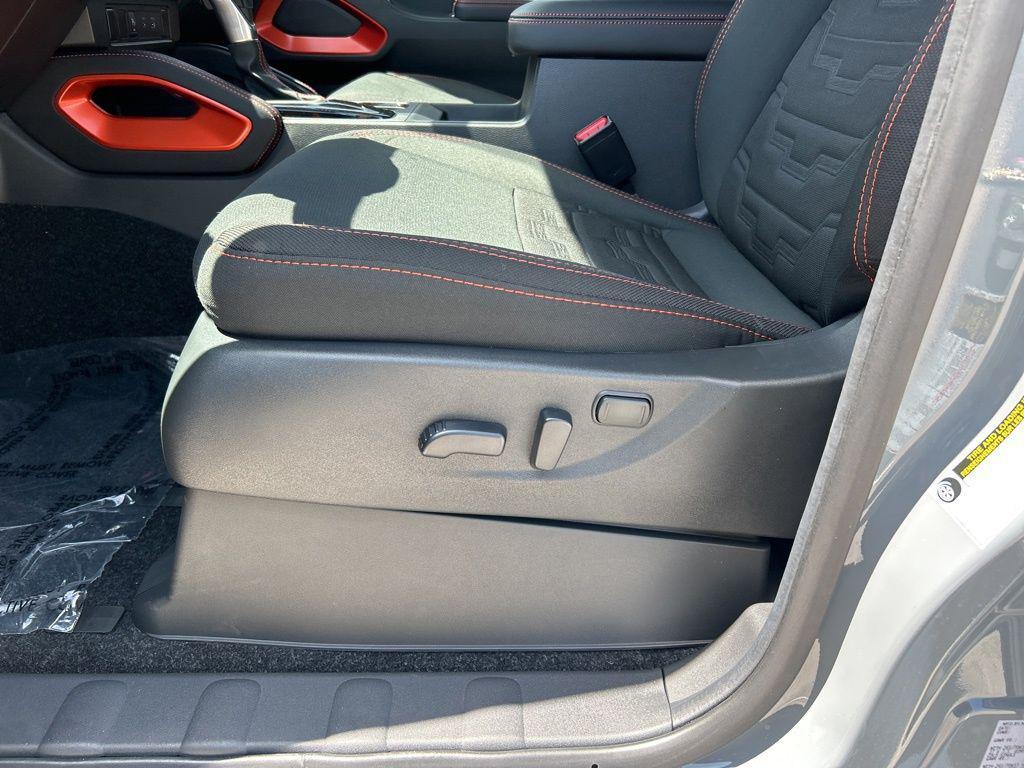 new 2025 Nissan Frontier car, priced at $40,905