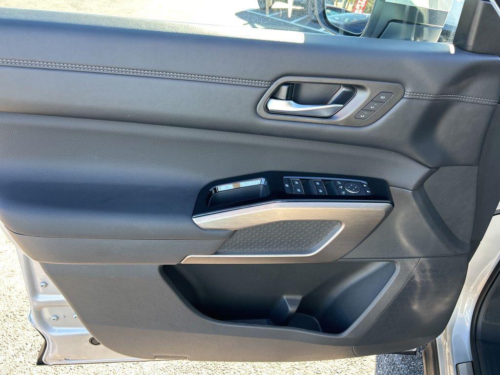 new 2025 Nissan Pathfinder car, priced at $47,839