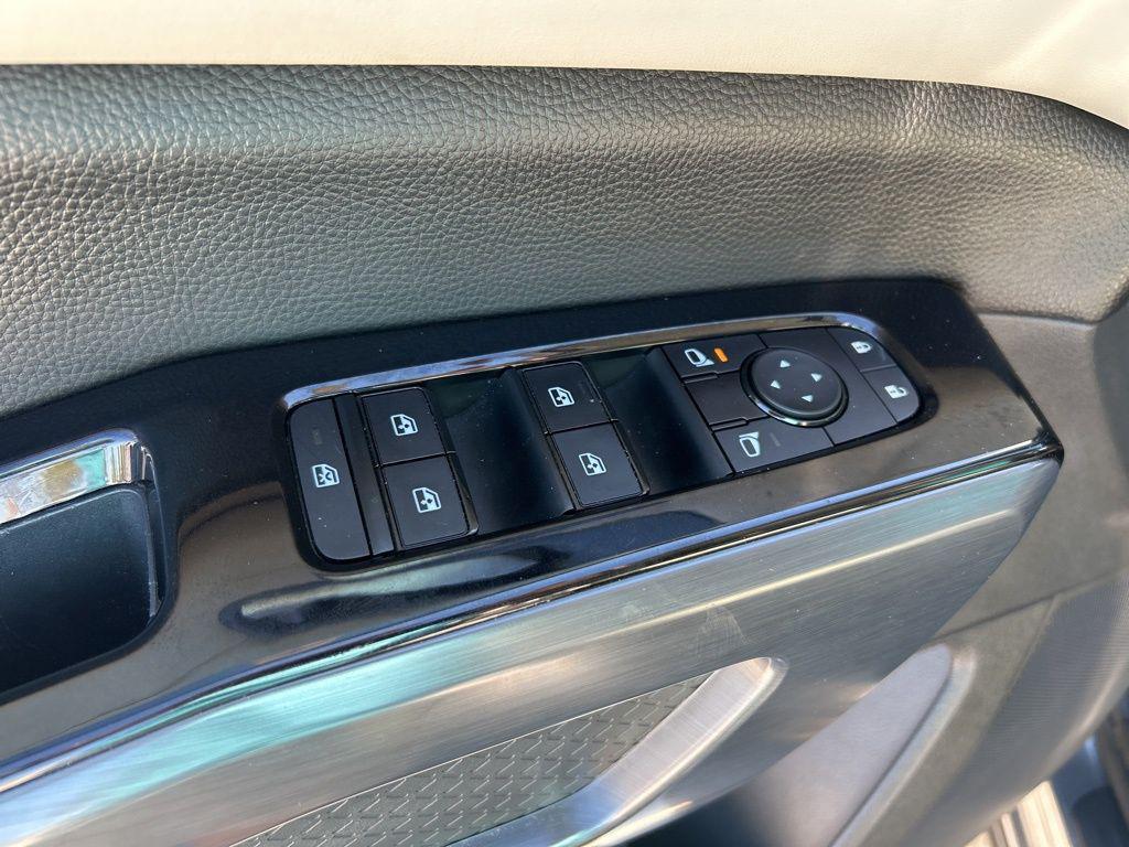 used 2022 Nissan Pathfinder car, priced at $31,557