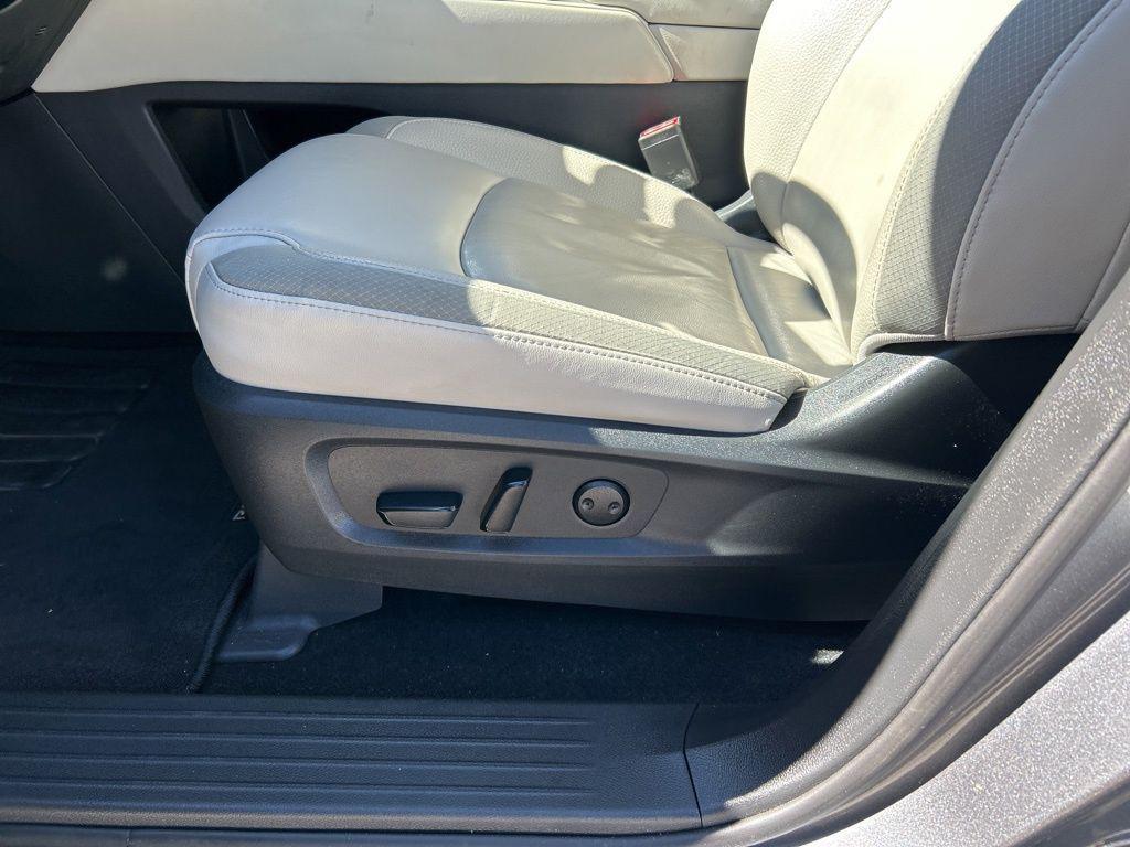 used 2022 Nissan Pathfinder car, priced at $31,557