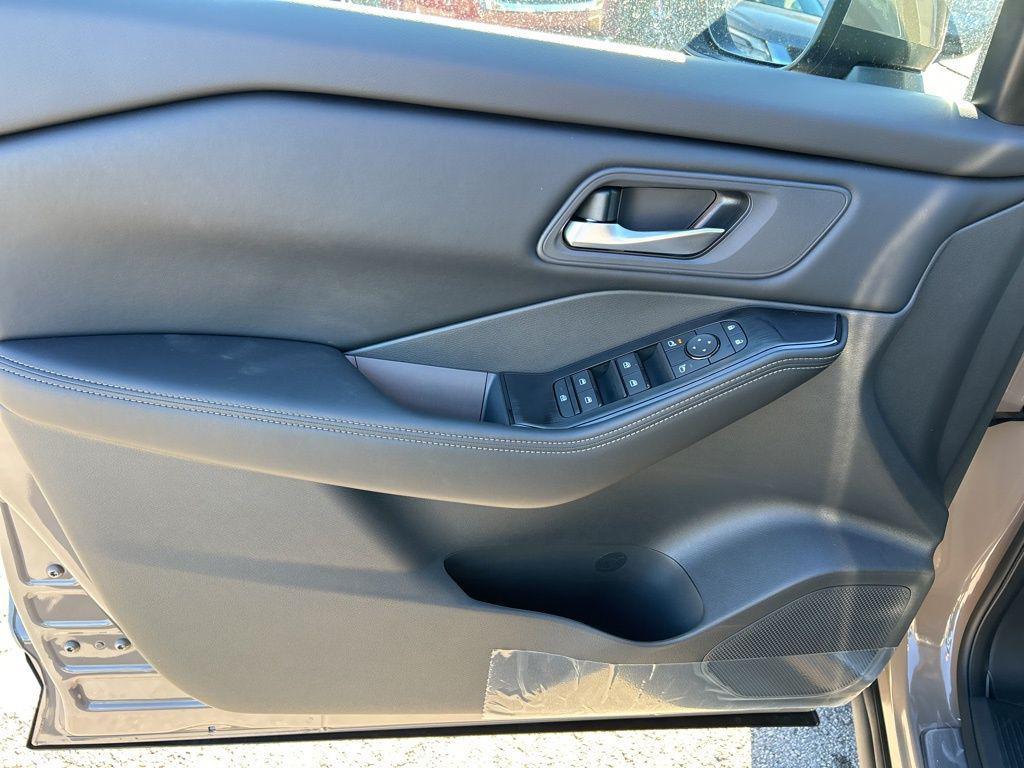 new 2025 Nissan Rogue car, priced at $31,033