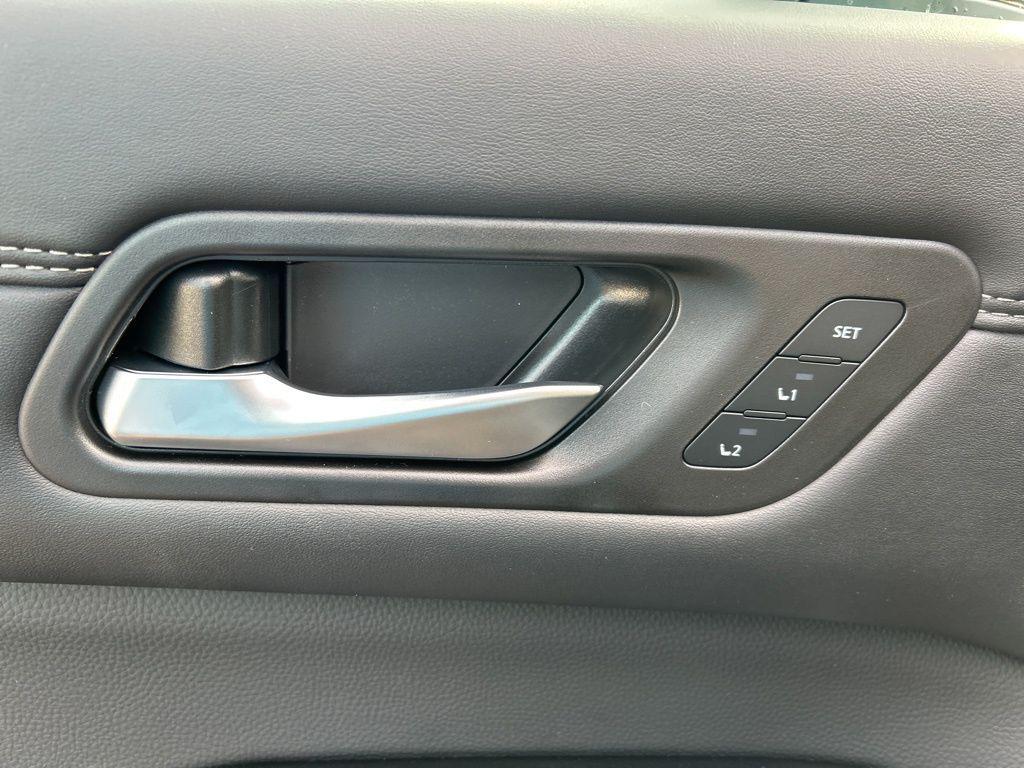 new 2025 Nissan Pathfinder car, priced at $49,783