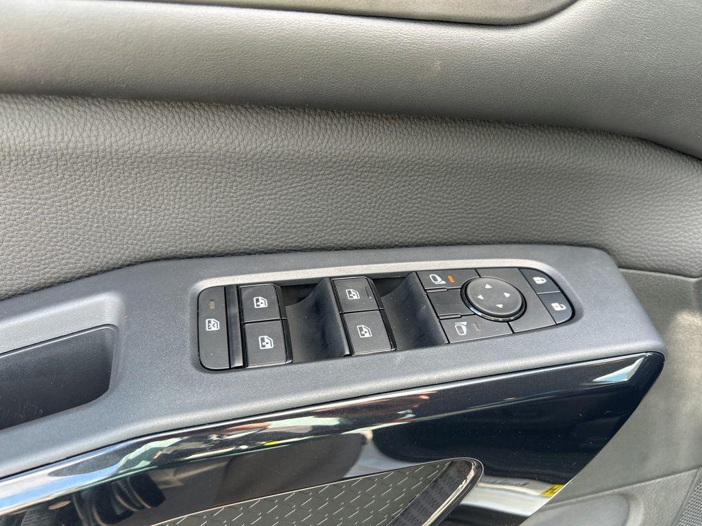 new 2025 Nissan Pathfinder car, priced at $39,337